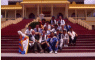 Photo du groupe devant le Temple du Karmapa de Yol (10 km de Dharamsala) aprs notre rception  par ce dernier.